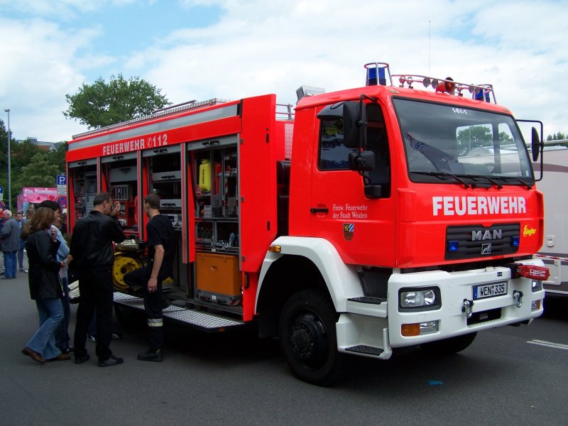 Rstwagen der Freiwilligen Feuerwehr Weiden.
Aufgenommen am 12.6.2005.