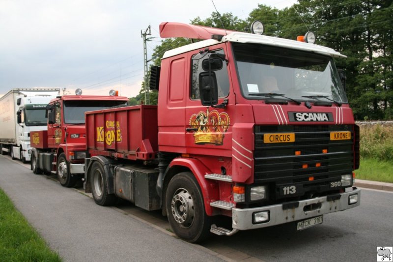 Scania 113 / 360 des Cirkus Krone, abgestellt in Creidlitz whrend der Cirkus in Coburg gastierte. Aufgenommen am 19. Juni 2009.