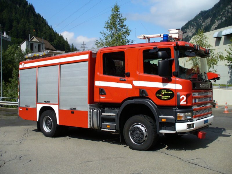 SCANIA 124 C  420   Nr.2  UR 1242 der Feuerwehr des Gotthardautobahntunnels im Werkhof von Gschenen am 18.08.2007