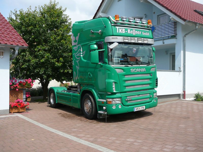 Scania R 500 steht abgestellt in Mittelkalbach am 29.06.2009