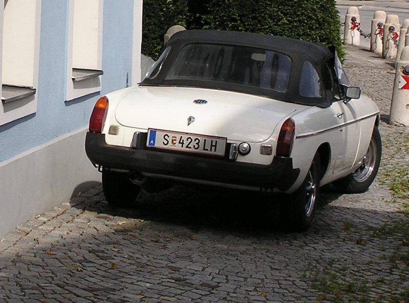 Schnen Oldtimer in Slazburg. Ein MGB Mk IV 