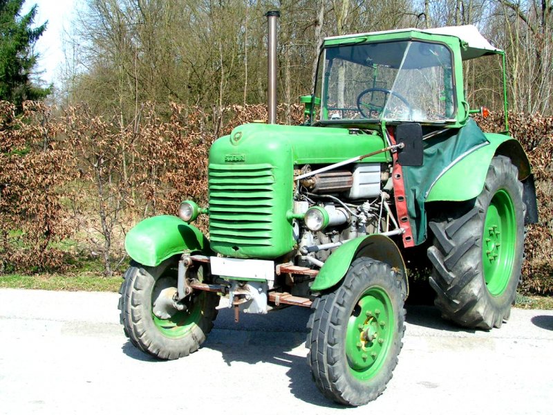 Steyr 280 wurde 1952 vorgestellt, und war mit 60 PS bei 1600 U/min damals einer der mchtigsten Traktoren; 080330