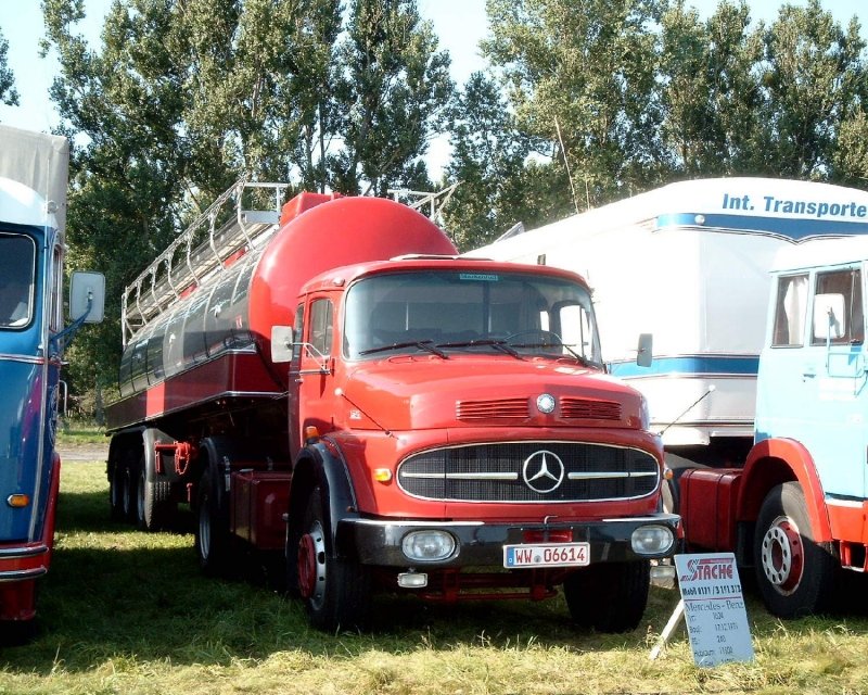 Tanksattelzug MERCEDES-BENZ LS 337 der Baujahre 1959 - 1960 aus dem Weserwaldkreis, Lrz 04.08.2007