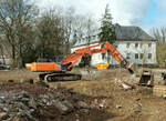 Hitachi ZX350-7 Raupenbagger in Zeulenroda. Baustelle Abriss der Stadthalle. 29.03.26
