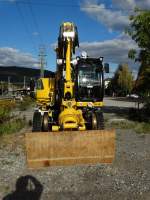 Nagelneuer STRABAG Rail Liebherr 922 Litronic am 27.09.15 in Neckargemünd