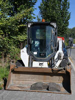 Frontalansicht eines Bobcat S510 Kompaktladers.