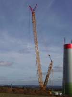 Der Terex CC2400 bei Kilianstdten beim Aufbau einer Windkraftanlage   am 27.02.10