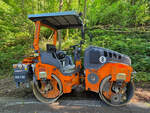 Diese Tandemwalze Hamm HD 14i war Anfang August 2025 in Hattingen zu sehen.