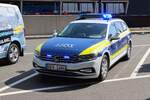 Zoll Frankfurt Flughafen VW Passat am 11.04.26 beim Terminal 3 Eröffnungsevent