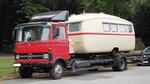MB 809 (Baujahre 1965-1976) mit Westfalia Wohnanhänger am 17.10.2016 im Hamburger Stadtpark