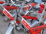In den Farben der DB: rot-weisse Call-a-Bike-Räder in Stuttgart.