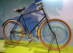 NSU-Pfeil von 1897, in klassischer Fahrradform mit Holzfelgen und Wulstreifen, NSU-Museum, Sept.2014