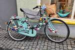 =Fahrrad mit Klingelsammlung steht im Dezember 2023 in Ulm