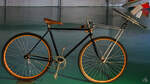 Wollte jemand mit diesem Fahrrad abheben? Ein weiteres kleines Kuriosum im Museo del Aire.