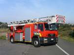 Drehleiter MAN LE 18.280 Aufbau Magirus DLK 23-12 GL CS der Feuerwehr Koksijde, Aufnahme am 09.09.2006 