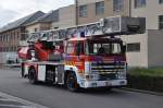 Drehleiter DAF FF1900DNS445 Aufbau Metz der FF Sint-Gillis-Waas, ehemaliges Fahrzeug der Feuerwehr Rotterdam, Aufnahme am 17.09.2011

