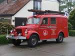 Tanklöschfahrzeug Dodge Power Wagon Aufbau Landuyt der Feuerwehr Gavere, jetzt in Sammlung der Privat Fire Brigade (Aalst), Aufnahme am 30.05.2010 in Wuustwezel aus Anlass der Umzug für 175 Jahr-Feier
