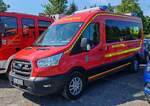 =Ford Transit als Einsatzleitwagen der Feuerwehr NÜSTTAL - HOFASCHENBACH, steht auf dem Gästeparkplatz anl. der Feierlichkeiten  100 Jahre Feuerwehr HÜNFELD  im Juni 2025