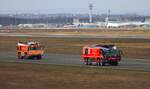 Fraport Flughafenfeuerwehr ICAO Löschzug mit Rosenbauer Panther und Simba GFLF am 28.02.26 am Flughafen Frankfurt am Main bei einen Crashalarm 