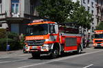 BF Frankfurt Mercedes Benz Actros GW-Boot am 02.06.19 bei der großen Parade zum Jubiläum 150 Kreisfeuerwehrverband Frankfurt