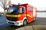 Feuerwehr Mainz Mercedes Benz Atego GW-Mess am 31.12.22 beim Silvesterschwimmen in Mainz am Rheinufer