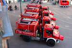 Übergabe des nächsten 13 Mercedes Benz Unimog 5023 GW-L Kats an die Feuerwehren aus Hessen am 10.05.25 am Landtag in Wiesbaden