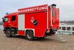 Main Taunus Kreis Scania P360 GW-Wasserrettung am 31.12.25 beim Silvester Abschwimmen 2025 in Mainz am Rheinufer