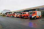 Der gesamte Fuhrpark der Feuerwehr Kleinostheim mit Kinderfeuerwer+ELW+HLF2+DLK+HLF1+MZB+MTW+MTW+VLKW+TLF3000 am 15.01.23 bei einen Fototermin