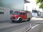 Historisches Feuerwehrfahrzeug der Freiwilligen Feuerwehr Endingen bei einem Einsatz im Gewerbegebiet Riegel am Kaiserstuhl im Juni 2009!