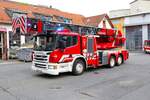 BF Darmstadt Scania Rosenbauer DLK23/12 (Florian Darmstadt 1-30-1) am 24.05.24 bei einen Fototermin.