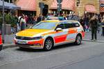 Berufsfeuerwehr Frankfurt VW Passat KdoW am 28.09.24 beim Tag des Selbstschutzes in Frankfurt Innenstadt 