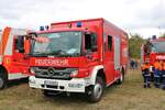 Feuerwehr Frankfurt Mercedes Benz Atego LF10/10 (Florian Frankfurt 46/43-1) am 27.10.18 im Bereitstellungsraum Enkheimer Ried bei der Herbstabschlussübung der Jugendfeuerwehr