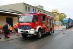 Feuerwehr Frankfurt am Main Mercedes Benz Atego LF20 KatS am am 15.10.22 bei der Frankopia 2022 im Frankfurter Osthafen