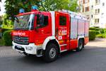 Feuerwehr Frankfurt am Main Mercedes Benz Atego LF20 KatS bei der 125 Jahre Feuerwehr Frankfurt Unterliederbach Blaulichtmeile am 21.06.25