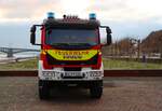 Feuerwehr Mainz Drais IVECO Magirus LF20 Kats (Florian Mainz 12/40) am 31.12.25 beim Silvester Abschwimmen 2025 in Mainz am Rheinufer