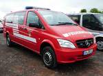 =MB Viano der Feuerwehr von GRO�BREITENBACH, gesehen auf dem Parkplatz bei der RettMobil 2017 in Fulda - Mai 2017