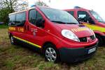 =Renault Trafic der FEUERWEHR LICHLINGEN, gesehen auf dem Parkplatz der RettMobil 2017 in Fulda - Mai 2017
