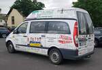 =MB Vito als Feuerwehr-Mobil der Stadt WOLFENBÜTTEL steht anl.