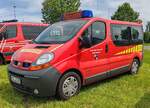 =Renault Trafic als MTW der Feuerwehr Stadt KEMPEN steht im Mai auf dem Besucherparkplatz der RettMobil 2024