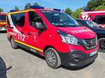 =Nissan Primastar als MTW der Feuerwehr PETERSBERG, steht auf dem Gästeparkplatz anl. der Feierlichkeiten  100 Jahre Feuerwehr HÜNFELD  im Juni 2025