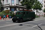 Ein Mercedes Benz Feuerwehr Fahrzeug aus den 1930er Jahren am 02.06.19 bei der großen Parade zum Jubiläum 150 Kreisfeuerwehrverband Frankfurt