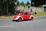 VW Käfer Feuerwehrauto am 04.07.21 bei einer Oldtimer Parade zum Jubiläum 75 Jahre Kreisfeuerwehrverband Gießen in Lich (Hessen)
