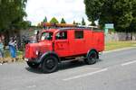 Mercedes Benz Löschfahrzeug am 04.07.21 bei einer Oldtimer Parade zum Jubiläum 75 Jahre Kreisfeuerwehrverband Gießen in Lich (Hessen)