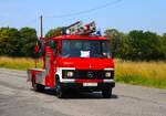 Mercedes Benz Feuerwehr Oldtimer Drehleiter bei einer Ausfahrt am 28.06.26 im Landkreis Gie�en