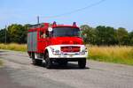 Mercedes Benz Feuerwehr Oldtimer L�schfahrzeug bei einer Ausfahrt am 28.06.26 im Landkreis Gie�en 