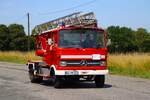 Mercedes Benz Feuerwehr Oldtimer Drehleiter bei einer Ausfahrt am 28.06.26 im Landkreis Gie�en