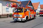 Mercedes Benz Feuerwehr Oldtimer Drehleiter bei einer Ausfahrt am 28.06.26 im Landkreis Gie�en 