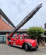 =Magirus-Deutz Rundhauber als ehemaliger Leiterwagen der Freiwilligen Feuerwehr von STEINHEIM steht vor dem Deutschen-Feuerwehr-Museum w�hrend des Hessentages in Fulda, 06-2026