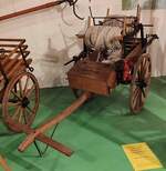 =Schlauch -und Gerätewagen der Firma Hugo Hommel aus dem Jahr 1935, ausgestellt im Automuseum Wolfegg, Dezember 2023