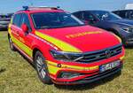 =VW Passat als PKW der Feuerwehr VELBERT, gesehen auf dem Parkplatz der 2025er Rettmobil in Fulda